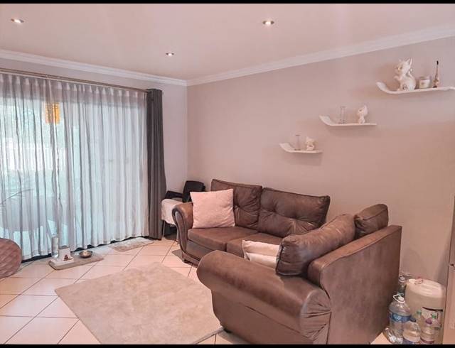 2 BEDROOM TOWNHOUSE FOR SALE IN PRIMROSE